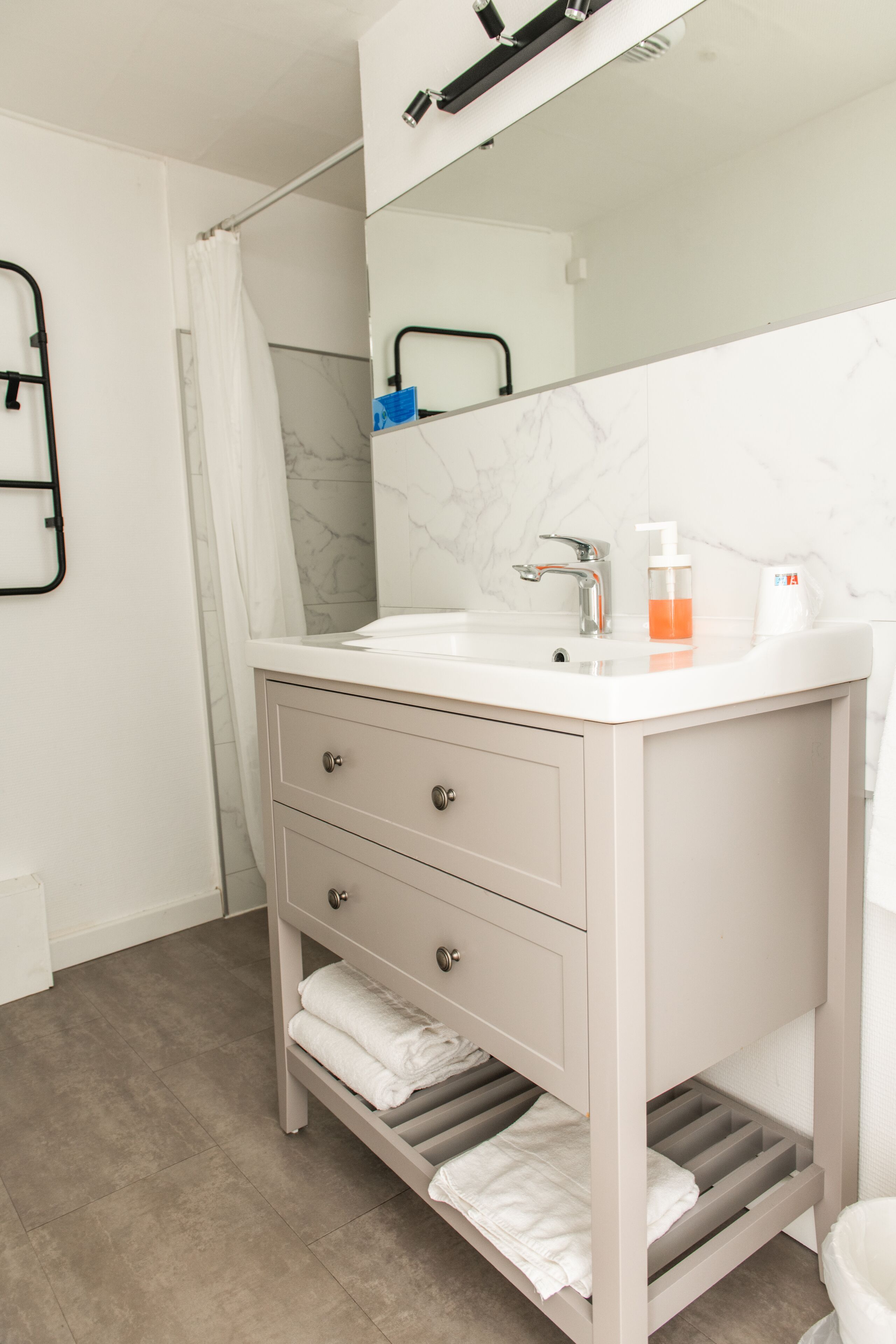 twin room, 2 single beds | bathroom | free toiletries, hair dryer, towels