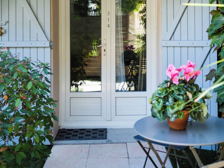 Camera tripla | Una scrivania, insonorizzazione, culle/letti per bambini (a pagamento)