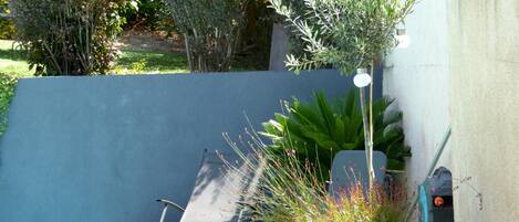 Piscine extérieure en saison