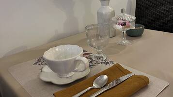 Se ofrece un desayuno bufé (11.50 EUR por persona)