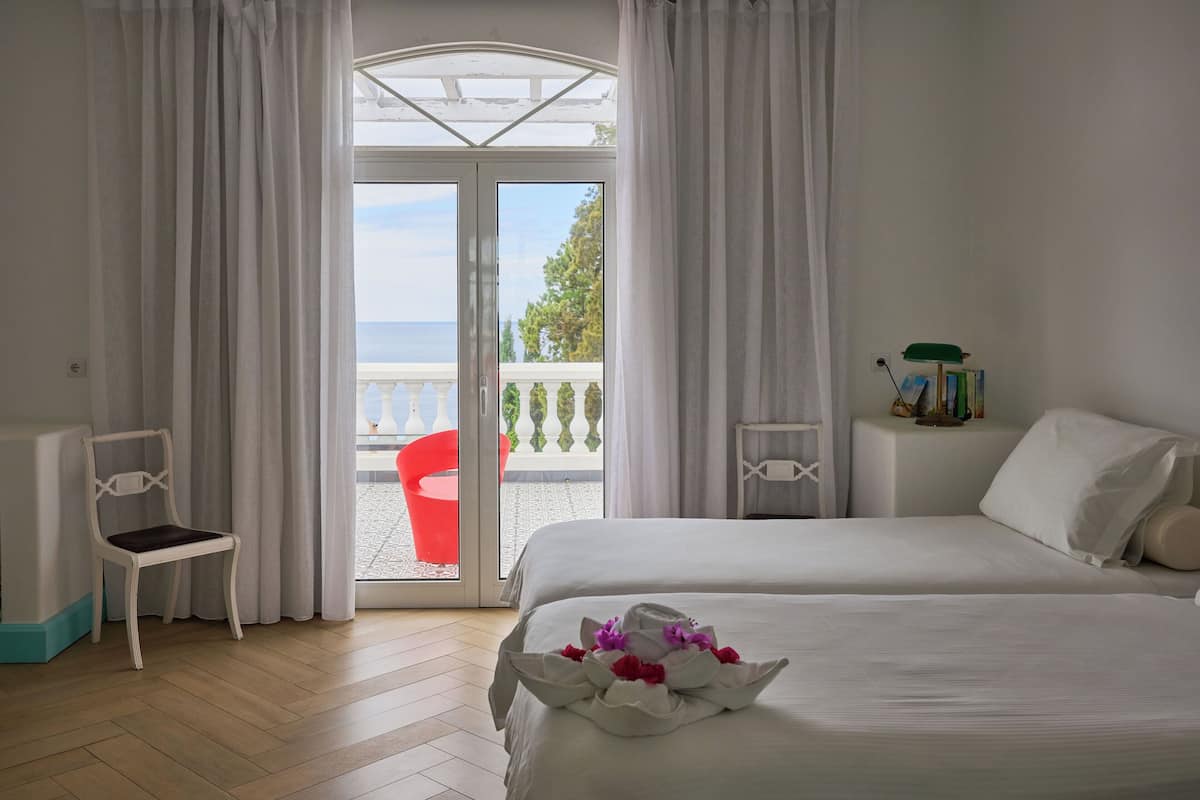 Premium Studio Suite | Blackout drapes, individually decorated, individually furnished
