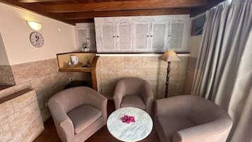 Family Triple Room | 1 bedroom, individually decorated, individually furnished