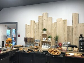 Daily buffet breakfast (EUR 9.00 per person)