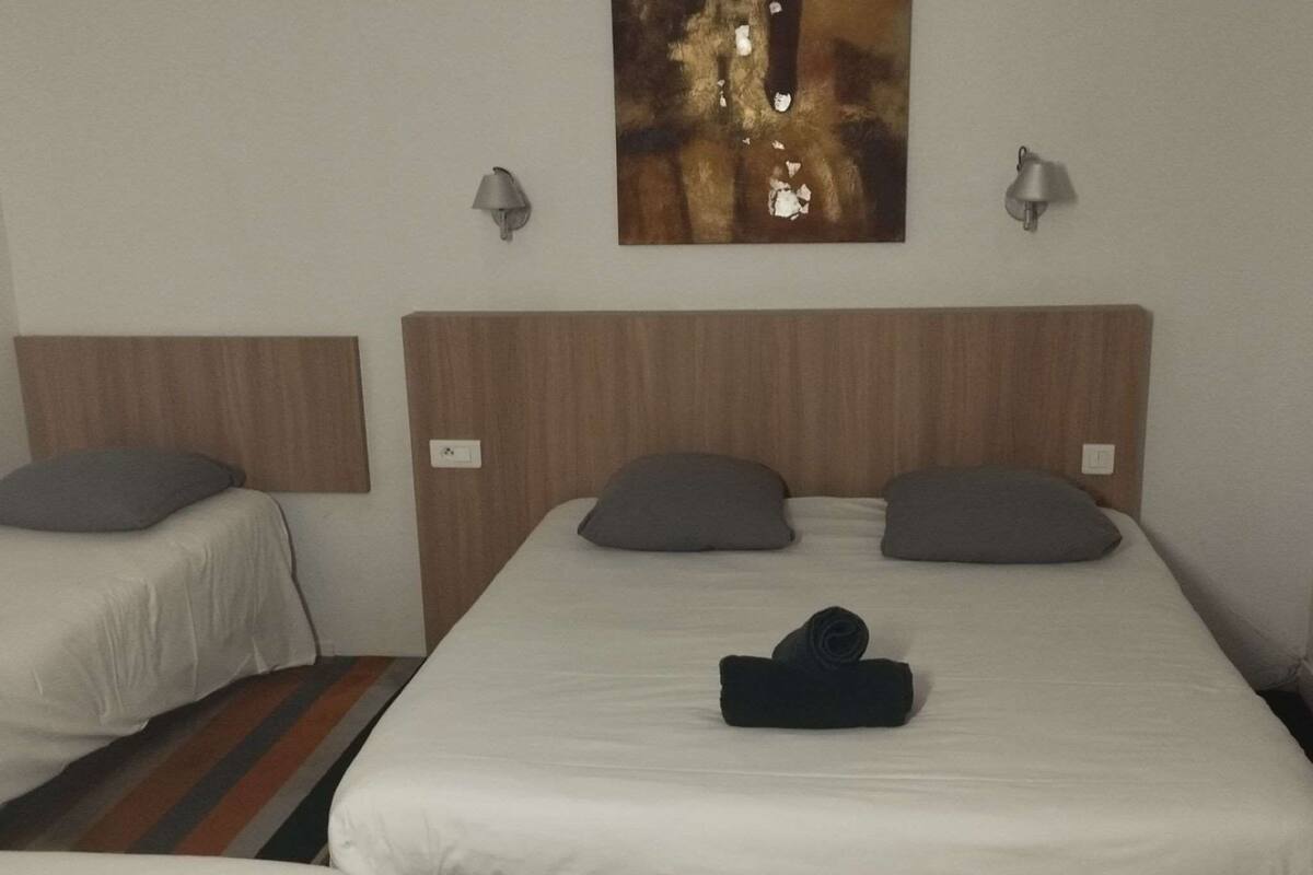 Kamar Standar, Beberapa Tempat Tidur | Seprai premium, meja kerja, kedap suara, dan tempat tidur lipat/tambahan