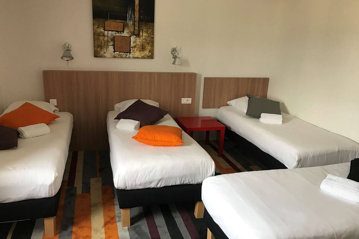 Kamar Standar, Beberapa Tempat Tidur | Seprai premium, meja kerja, kedap suara, dan tempat tidur lipat/tambahan