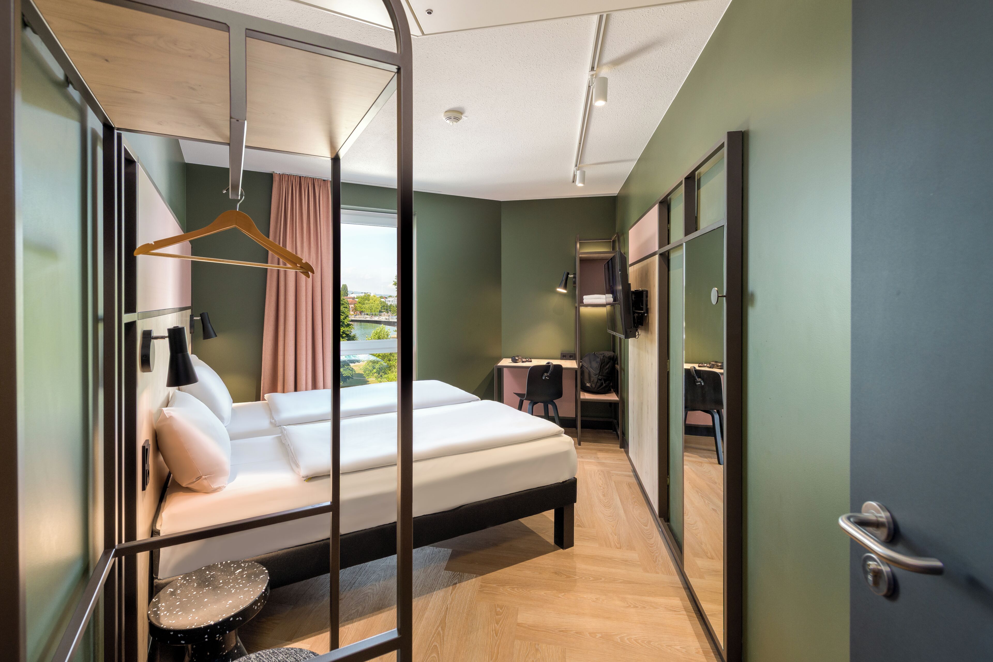 Standard Room, 1 Double Bed, Lake View | Hypo-allergenic bedding available, desk, blackout drapes, soundproofing