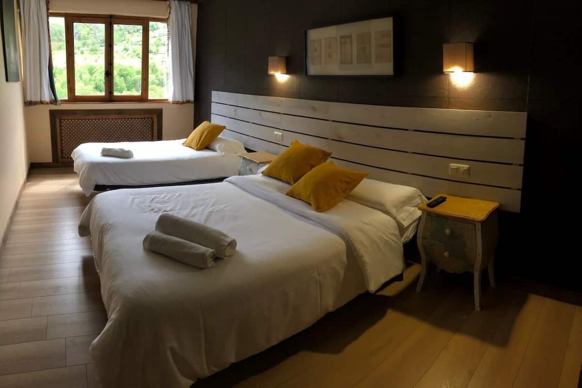 1 bedroom, in-room safe, free cots/infant beds, free wifi