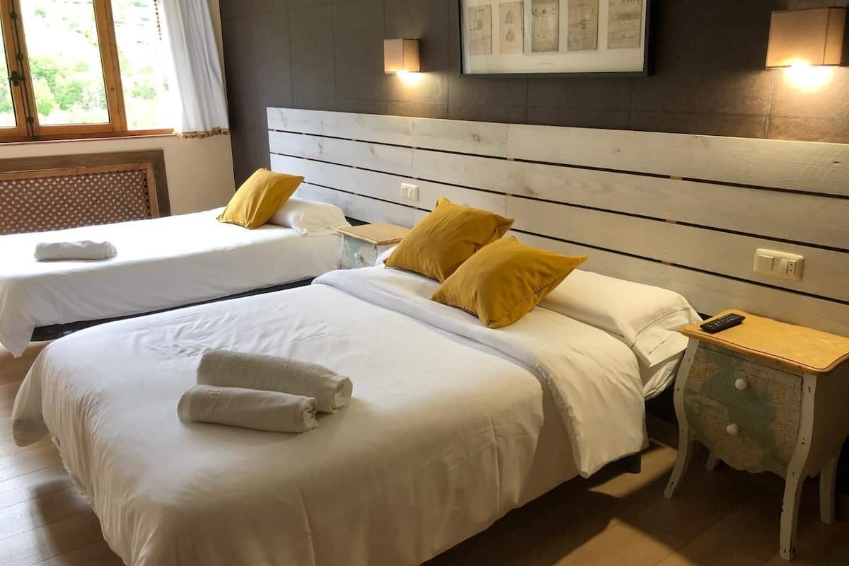 1 bedroom, in-room safe, free cots/infant beds, free wifi