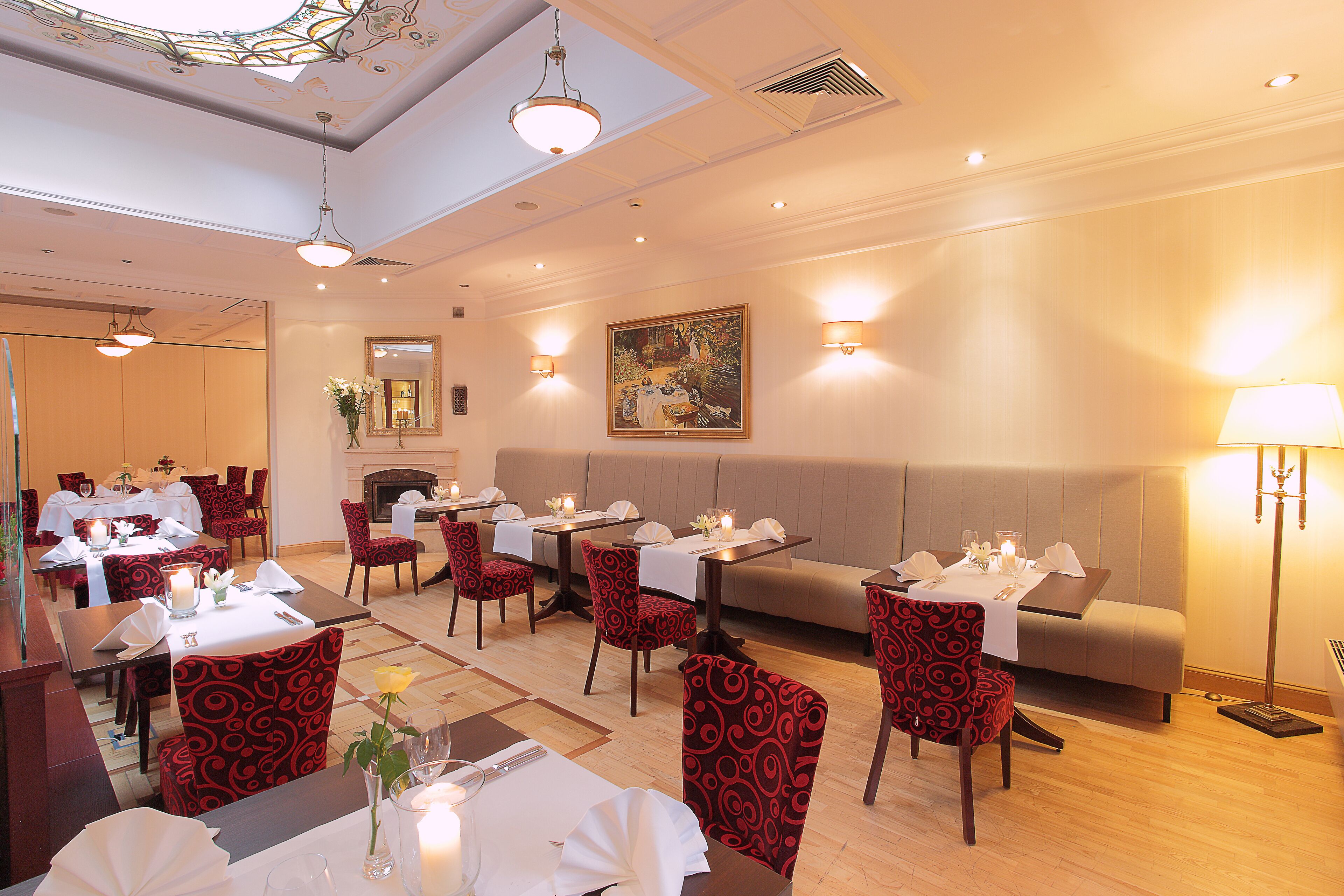 breakfast and dinner served, international cuisine