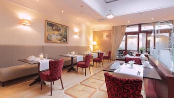 Breakfast and dinner served, international cuisine