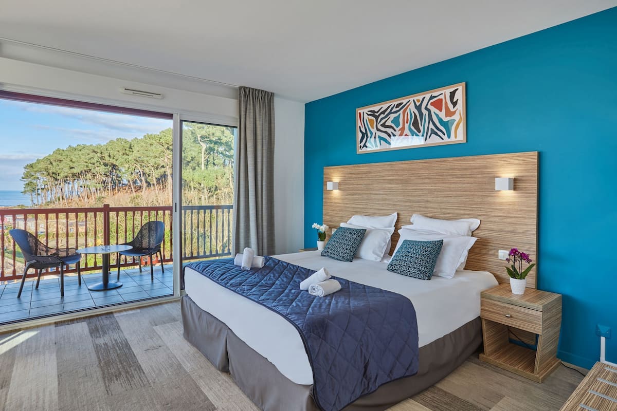 room, terrace, sea view (2 people) | 1 bedroom, desk, free wifi, bed sheets