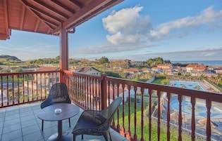 Quarto, terraço, vista para o mar (2 People) | Escrivaninha, Wi-Fi de cortesia, roupa de cama