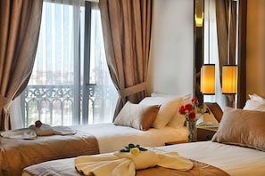 Triple Room | Premium bedding, minibar, in-room safe, individually decorated - Grand Sagcanlar (Istanbul)