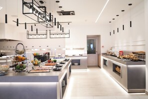 Free daily full breakfast  - Blue Waves Resort (Malinska-Dubasnica)