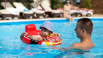 Indoor pool, 2 outdoor pools, pool umbrellas, sun loungers