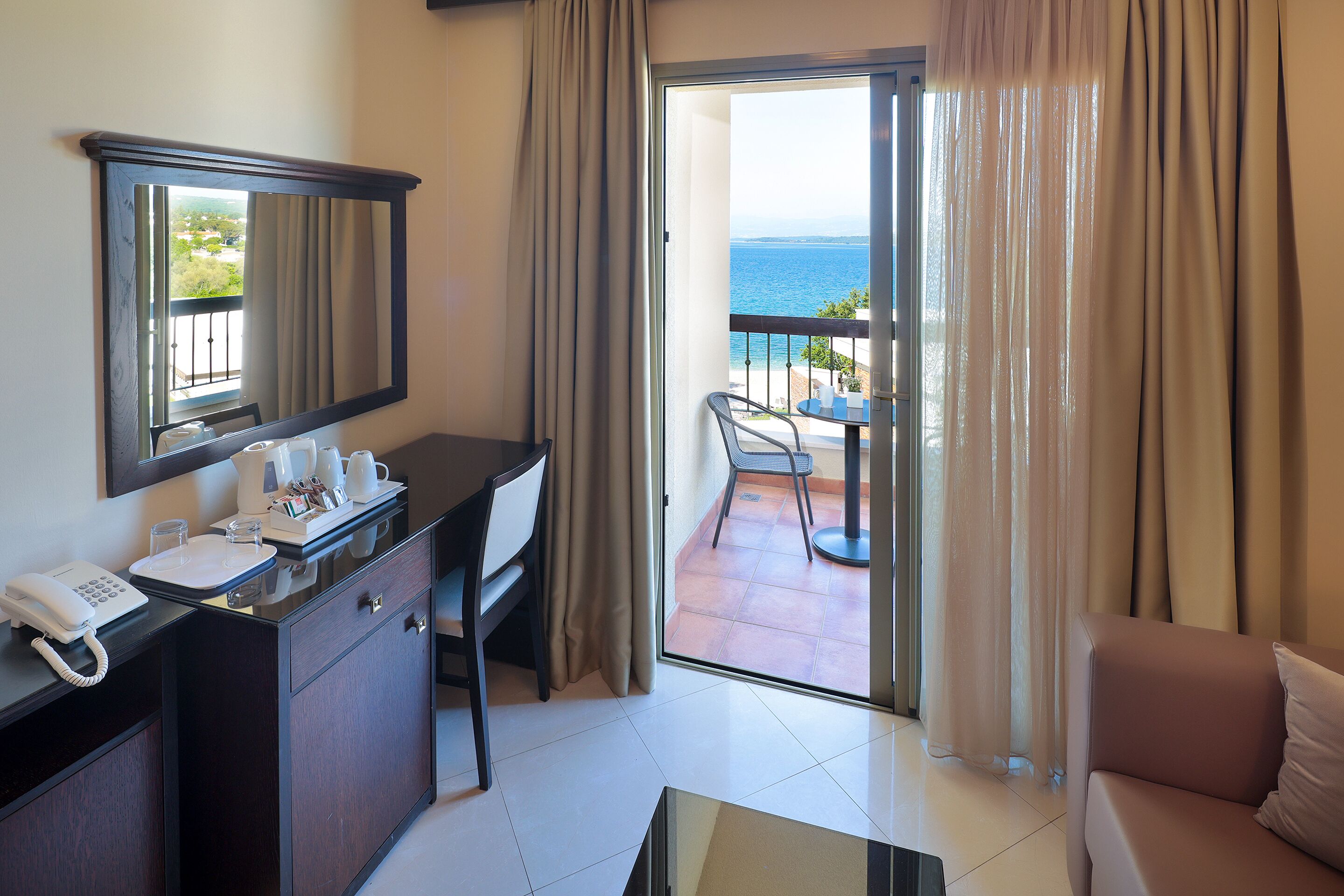 superior double room, balcony, sea view | 1 bedroom, minibar, in-room safe, desk