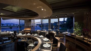 2 restaurants, breakfast, lunch, dinner served; Turkish cuisine