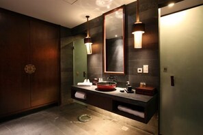 Bathroom sink