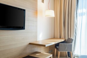 1 bedroom, in-room safe, desk, laptop workspace