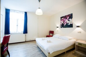 Iron/ironing board, free WiFi - Hotel 83 (Amsterdam)