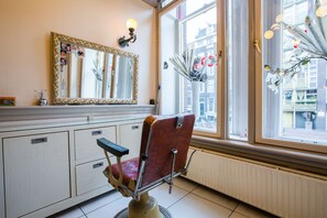 Een strijkplank/strijkijzer, gratis wifi