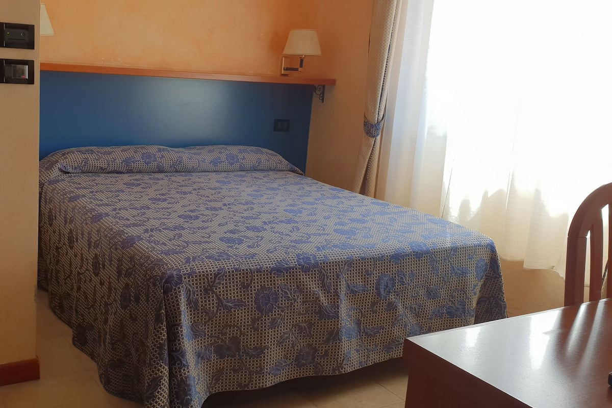 Minibar, WiFi (free), individually furnished