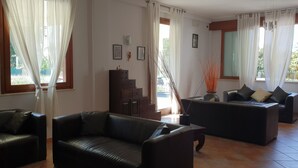 Sala de estar en el lobby