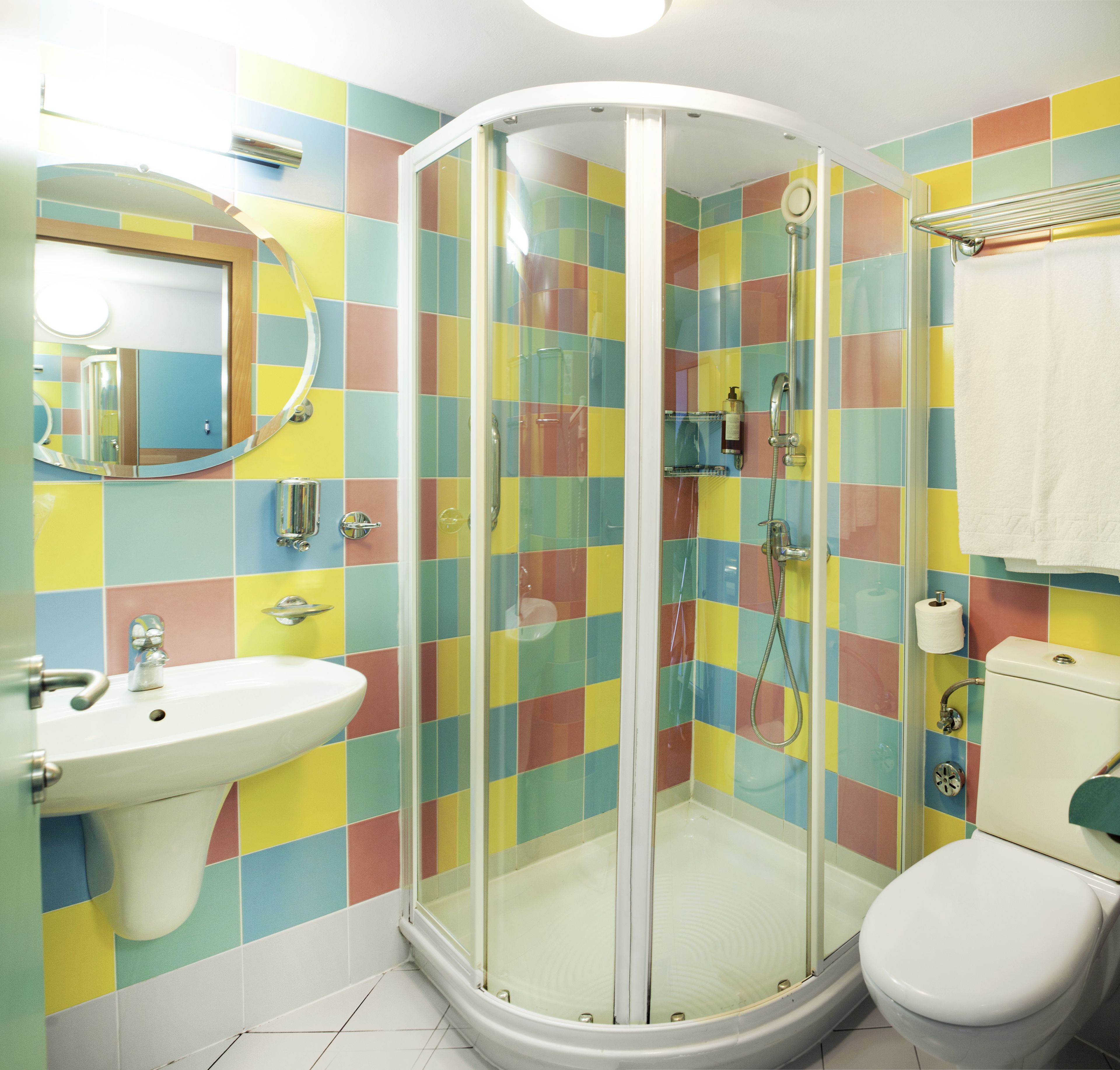 shower, free toiletries, hair dryer, towels