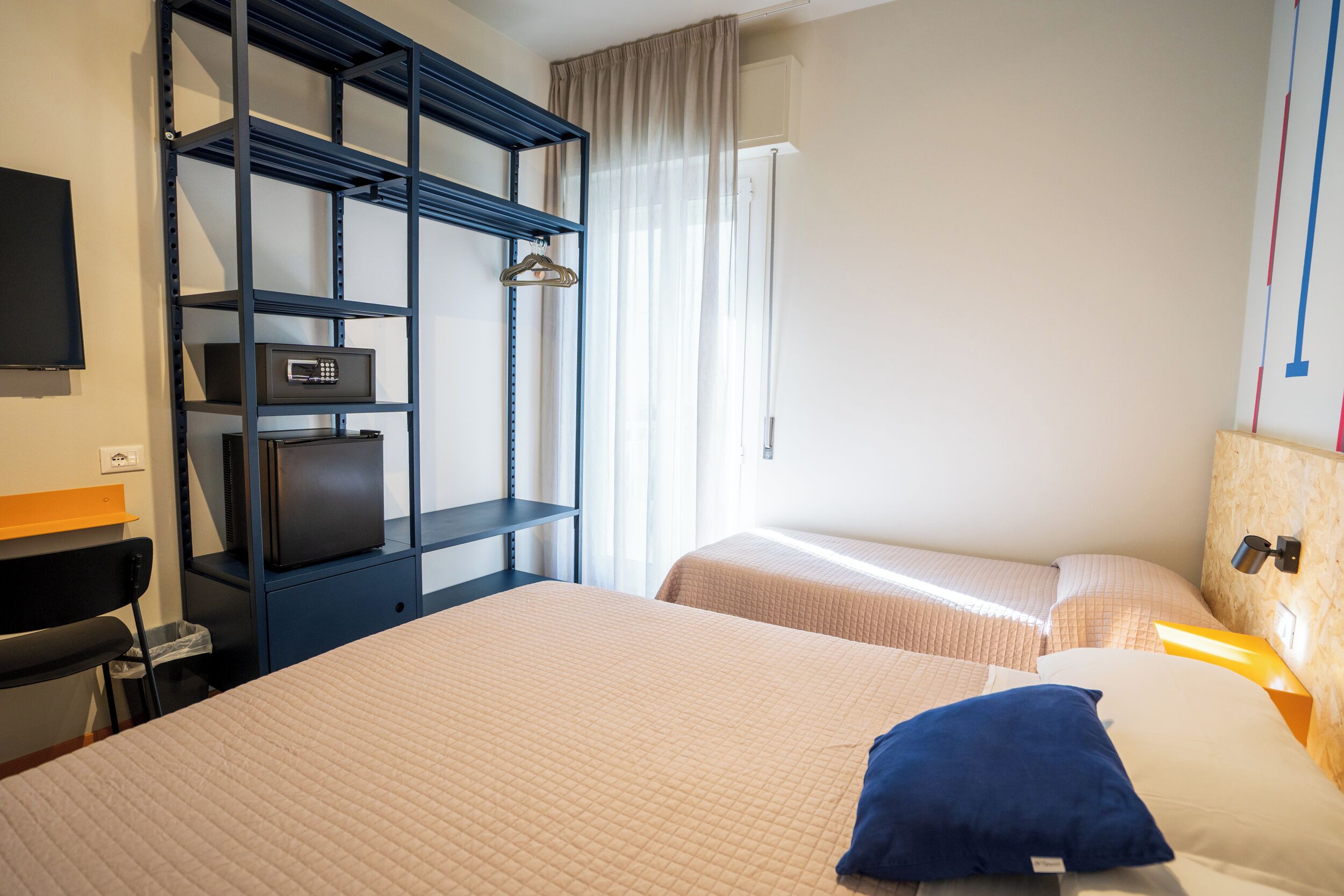 Triple Comfort No Balcony | In-room safe, desk, WiFi, bed sheets