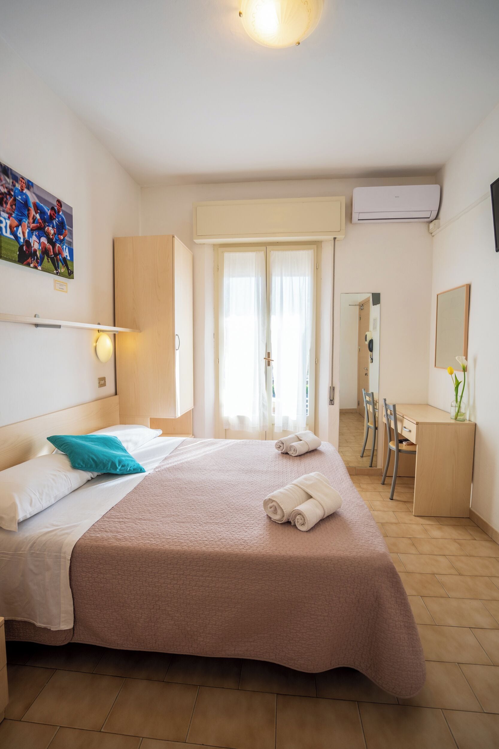 Standard Double Room | In-room safe, desk, WiFi, bed sheets