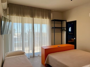 In-room safe, desk, WiFi, bed sheets - Fantini Club Hotel  (Cervia)