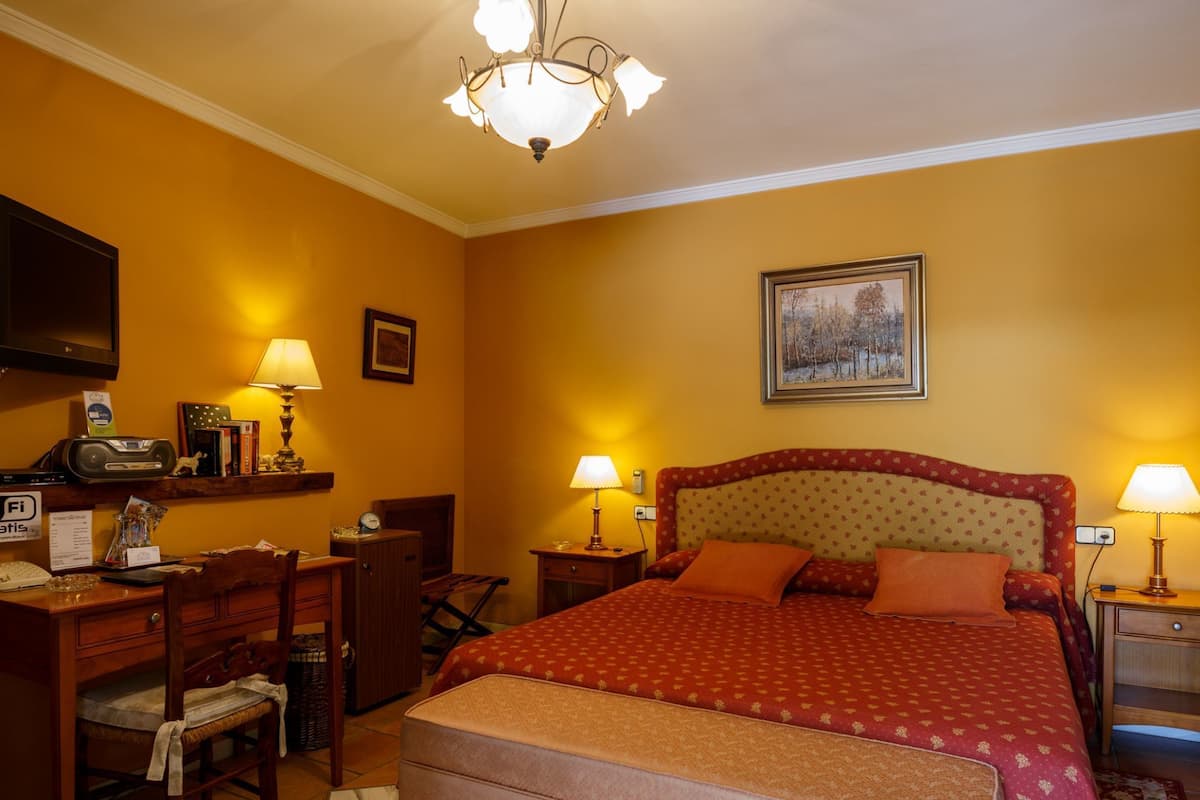 Double Room, Terrace | Minibar, in-room safe, soundproofing, cots/infant beds