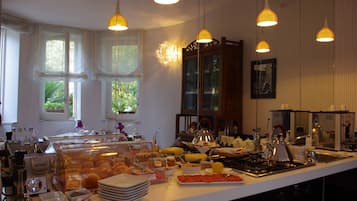 Gratis kontinental frukost varje dag