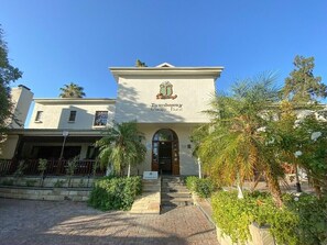 Front of property - Turnberry Boutique Hotel (Oudtshoorn)