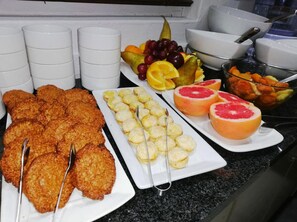 Buffet déjeuner gratuit tous les jours