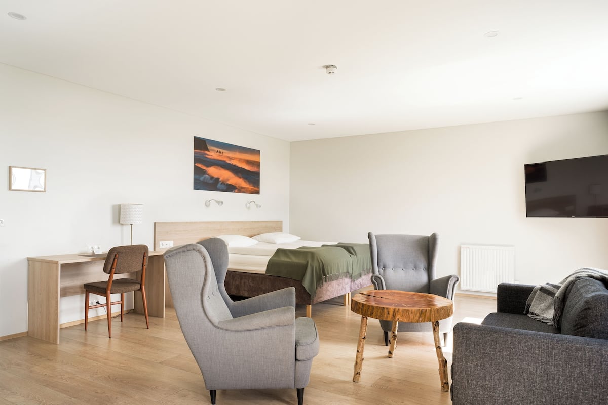 Junior Suite with Hot Tub Access