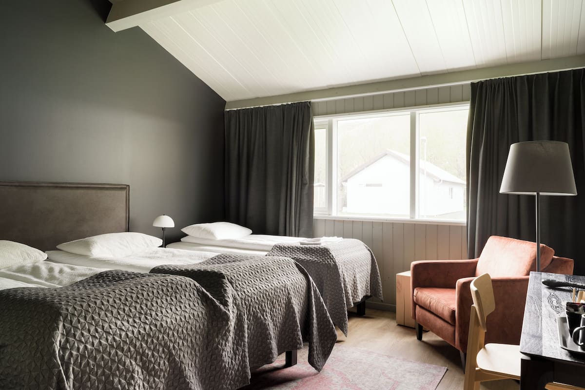 Triple Room with Hot Tub Access