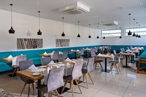 Breakfast, lunch and dinner served - Georgioupolis Resort & Aqua Park (Apokoronas)