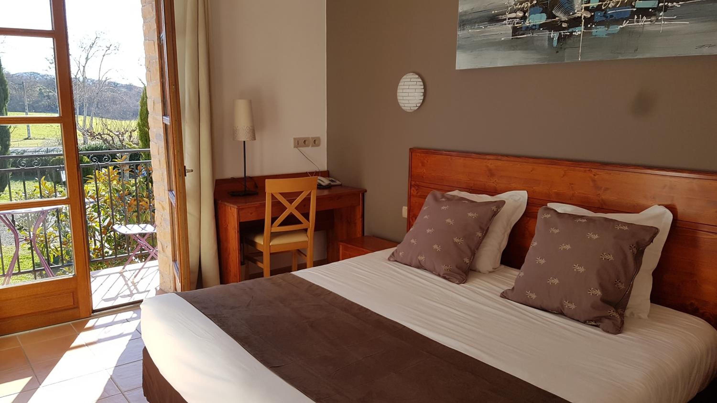 in-room safe, desk, soundproofing, free cots/infant beds