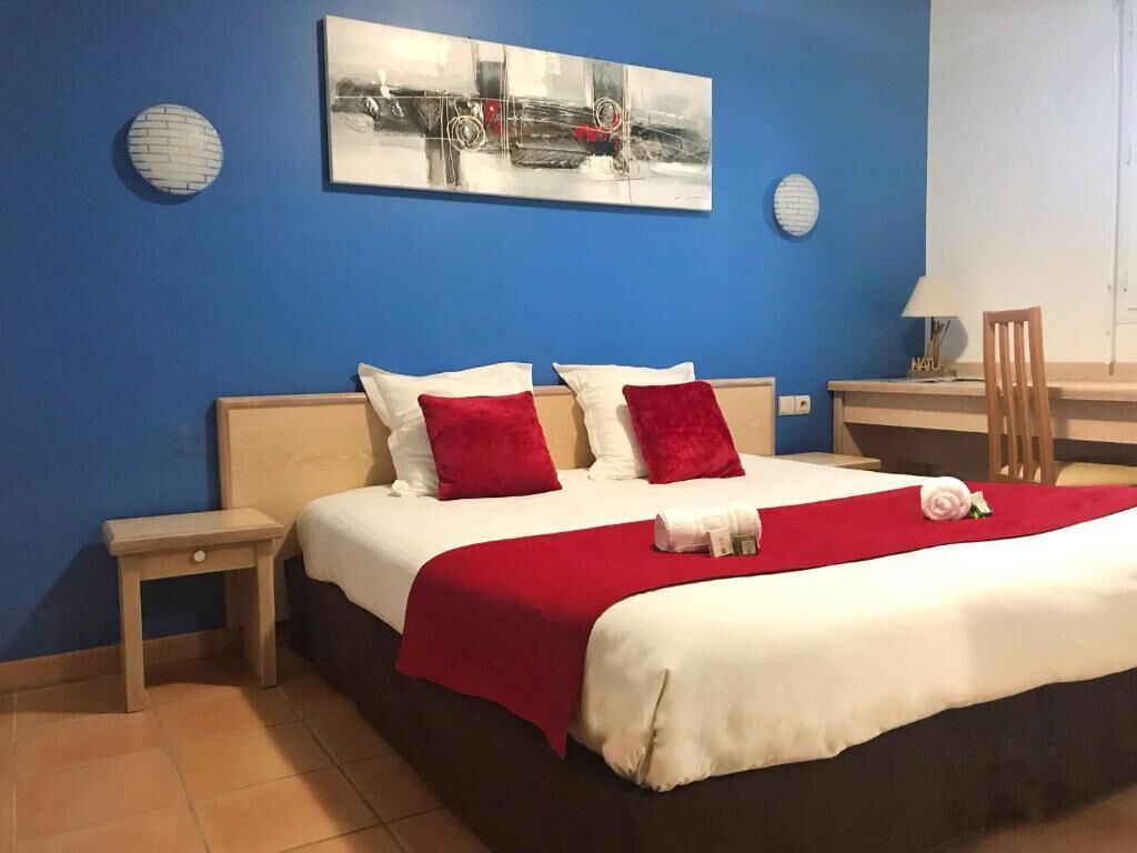 1 dormitorio, caja fuerte, escritorio y sistema de insonorización