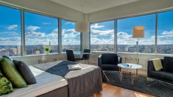Studio Small Top Floor | 1 間臥室、筆電工作空間、遮光布/窗簾、熨斗/熨衣板