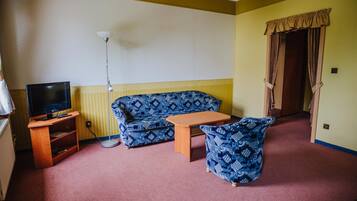 Suite | Living room | TV