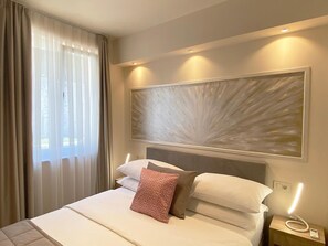 Desk, free WiFi, bed sheets
