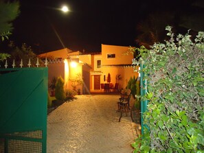 ทางเข้าที่พัก