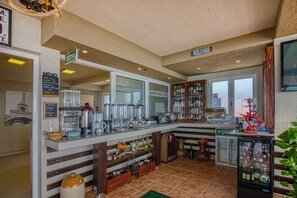 Daily full breakfast for a fee - Apartments Tati (Ulcinj)