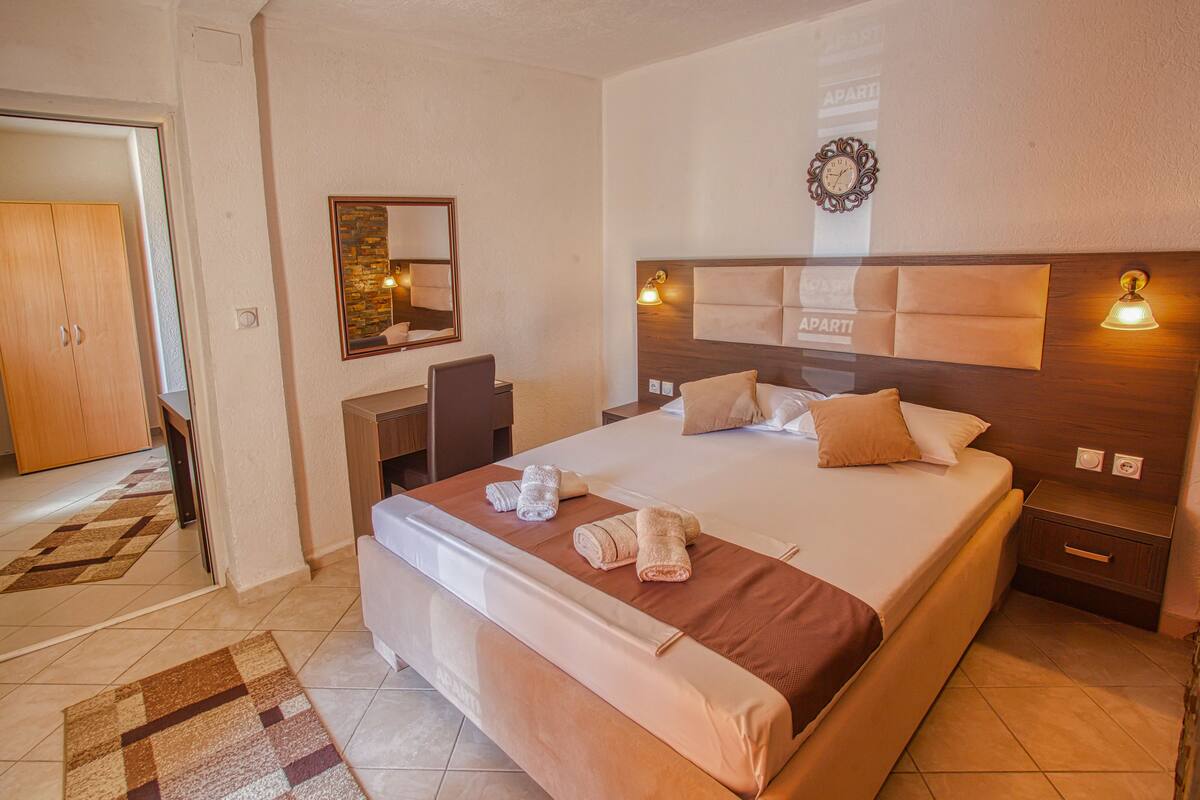 Blackout curtains, soundproofing, free WiFi, bed sheets