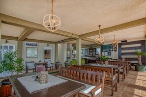 Breakfast and dinner served - Apartments Tati (Ulcinj)