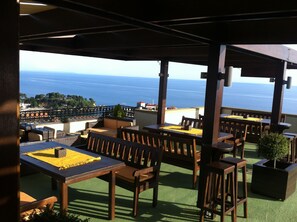 Se sirven desayunos y cenas; con vista a la alberca 