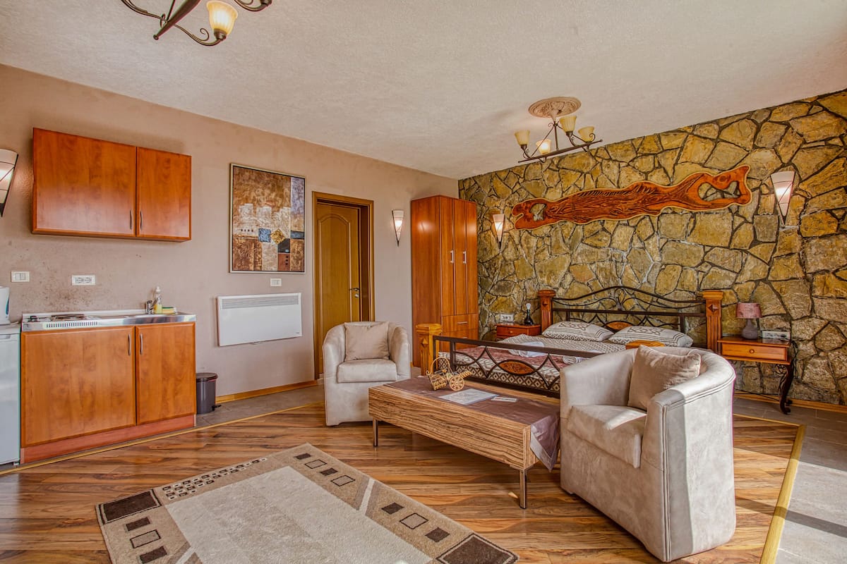 Luxury Apartment, Balcony, Sea View | 1 bedroom, desk, blackout curtains, soundproofing