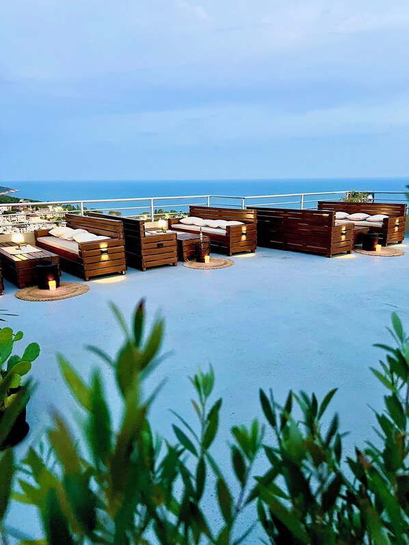 Vista frontal de la propiedad